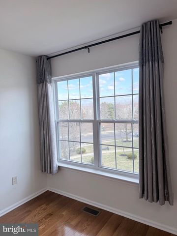 1080 BUCKINGHAM DR, West Deptford, NJ 08086