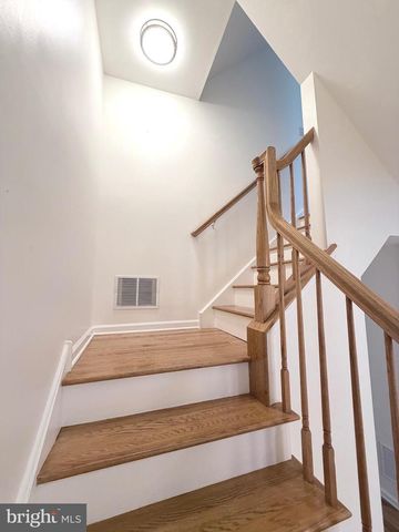 1080 BUCKINGHAM DR, West Deptford, NJ 08086