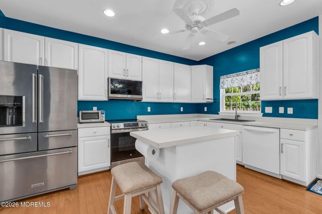 18 Foxmoor Lane, Bayville, NJ 08721