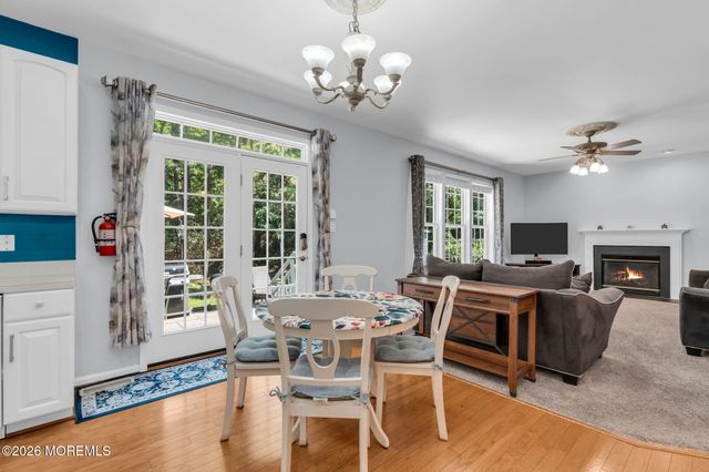 18 Foxmoor Lane, Bayville, NJ 08721