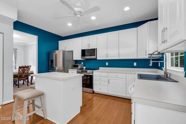 18 Foxmoor Lane, Bayville, NJ 08721