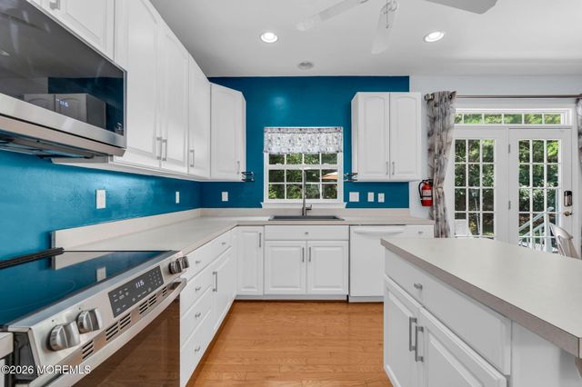 18 Foxmoor Lane, Bayville, NJ 08721