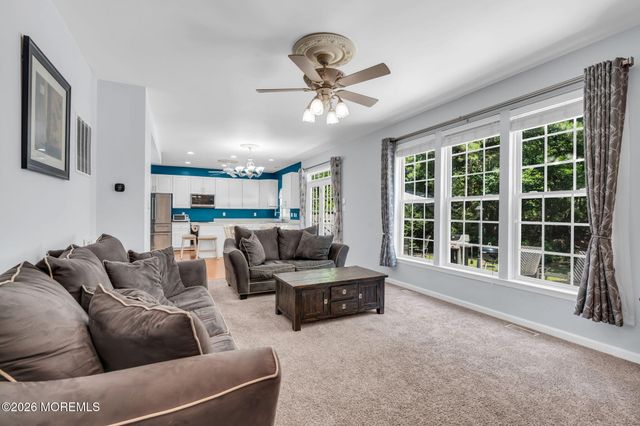 18 Foxmoor Lane, Bayville, NJ 08721