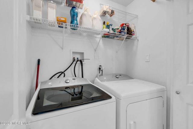 18 Foxmoor Lane, Bayville, NJ 08721