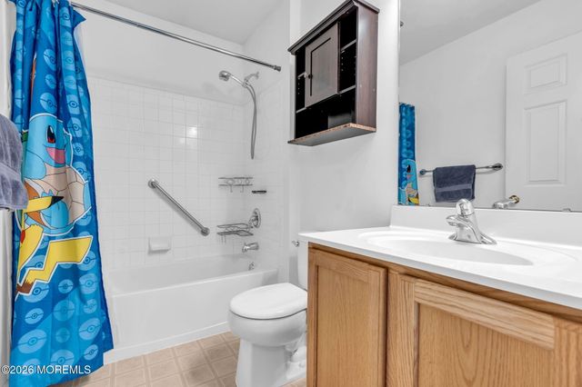 18 Foxmoor Lane, Bayville, NJ 08721