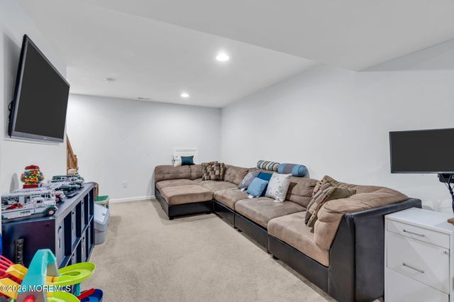 18 Foxmoor Lane, Bayville, NJ 08721