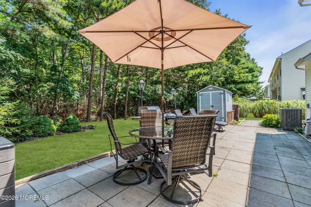 18 Foxmoor Lane, Bayville, NJ 08721