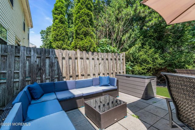 18 Foxmoor Lane, Bayville, NJ 08721