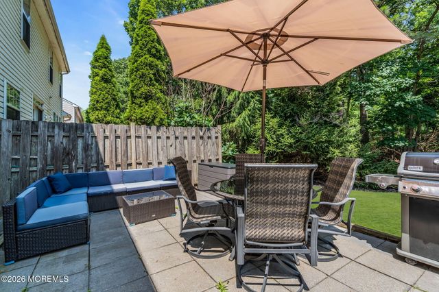 18 Foxmoor Lane, Bayville, NJ 08721