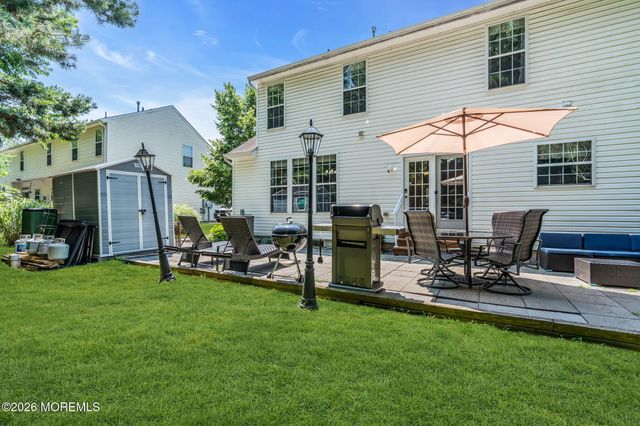 18 Foxmoor Lane, Bayville, NJ 08721