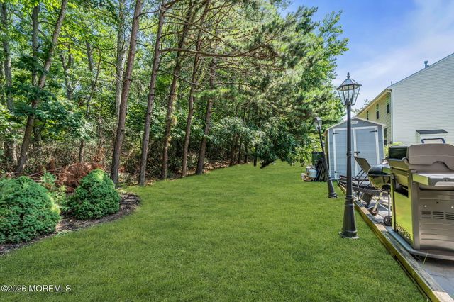 18 Foxmoor Lane, Bayville, NJ 08721