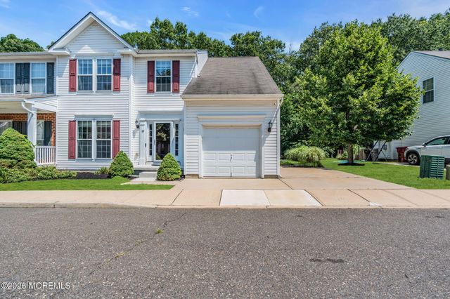 18 Foxmoor Lane, Bayville, NJ 08721