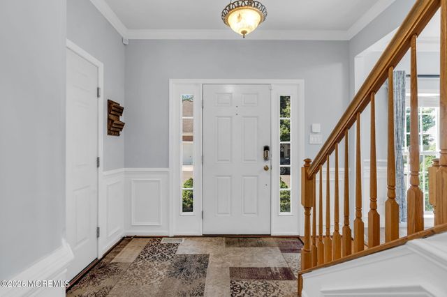 18 Foxmoor Lane, Bayville, NJ 08721