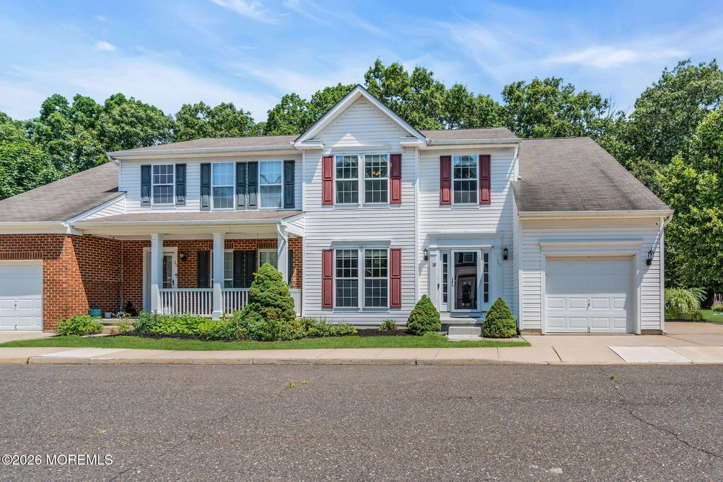 18 Foxmoor Lane, Bayville, NJ 08721