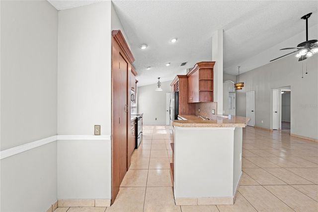 8332 SOUTHERN FOREST DRIVE, Orlando, FL 32829