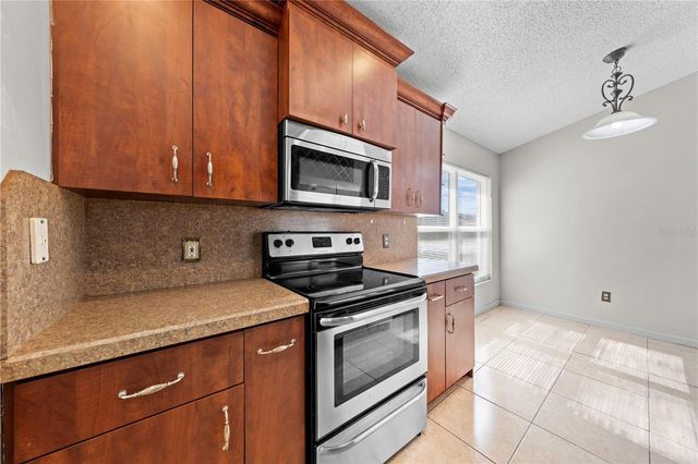 8332 SOUTHERN FOREST DRIVE, Orlando, FL 32829