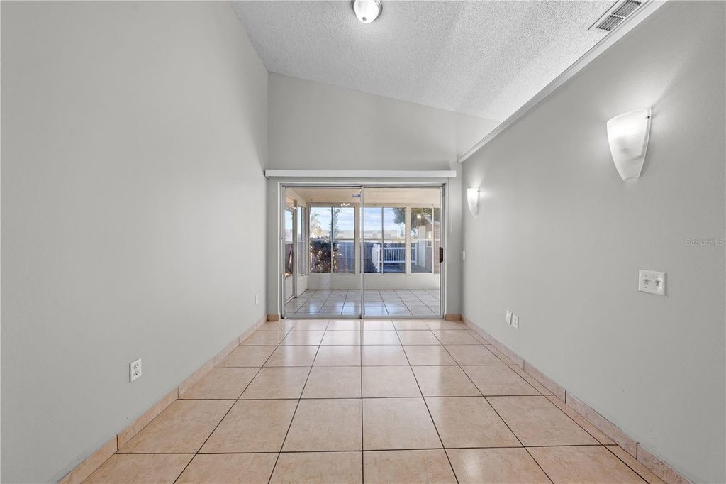 Image 21 of property listing at 8332 SOUTHERN FOREST DRIVE, Orlando, FL 32829