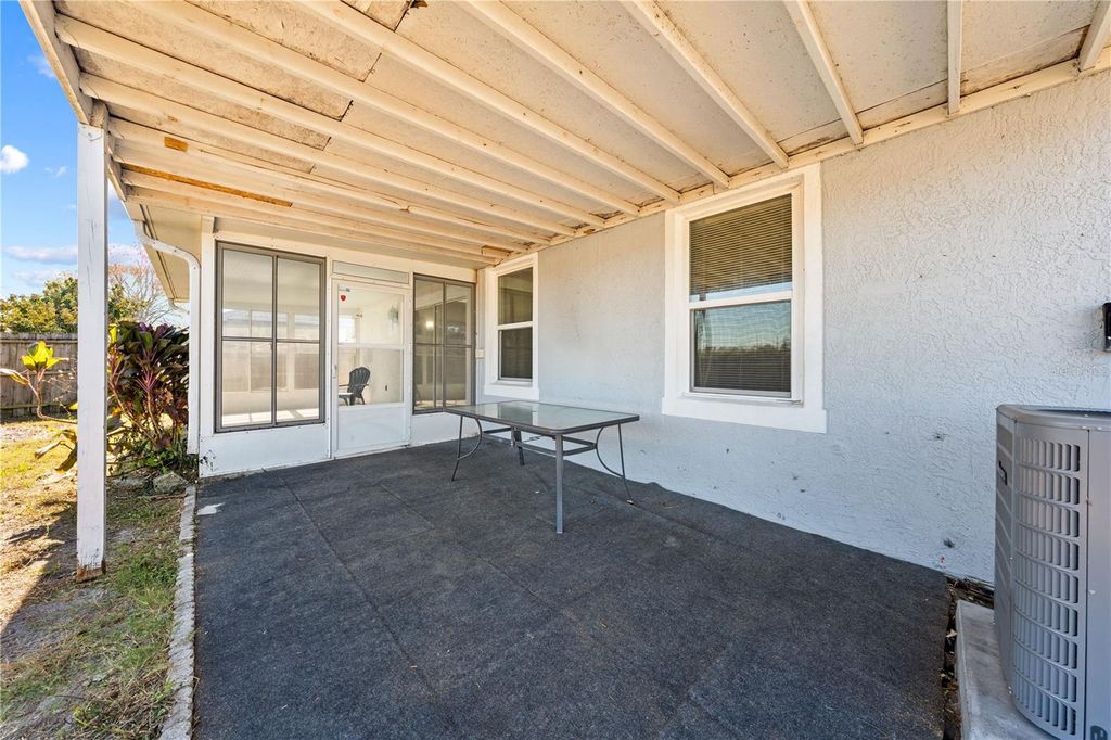 Image 37 of property listing at 8332 SOUTHERN FOREST DRIVE, Orlando, FL 32829