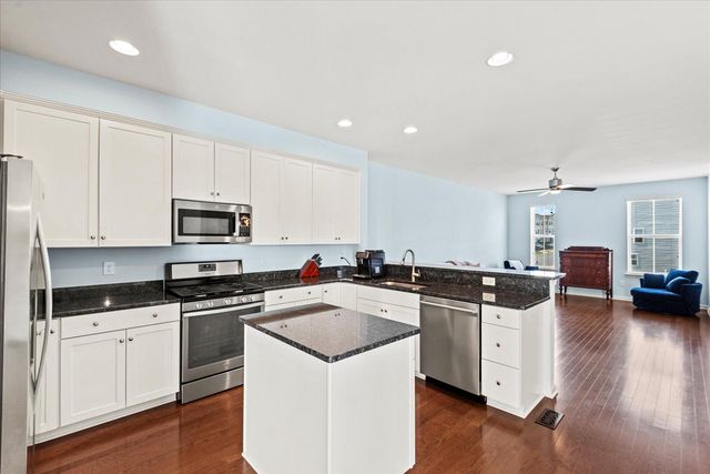 1506 HUDGINS FARM CIR, Fredericksburg, VA 22408