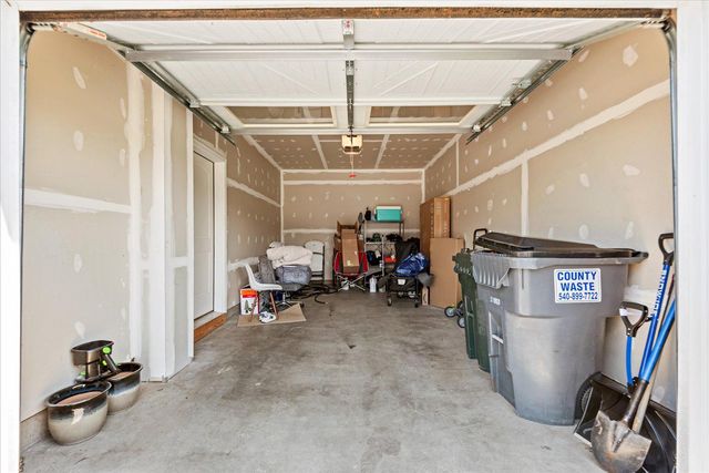 1506 HUDGINS FARM CIR, Fredericksburg, VA 22408