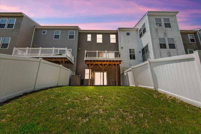 1506 HUDGINS FARM CIR, Fredericksburg, VA 22408