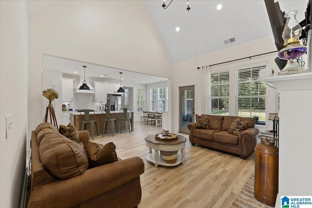 425 STONEWOOD TRAIL, Springville, AL 35146