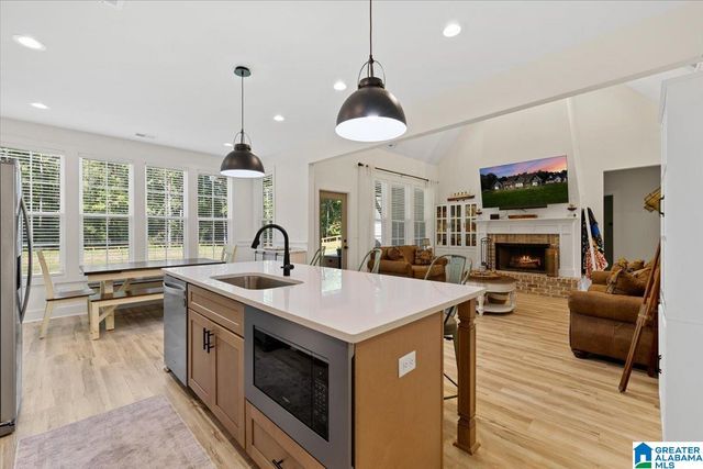 425 STONEWOOD TRAIL, Springville, AL 35146