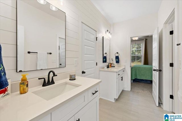 425 STONEWOOD TRAIL, Springville, AL 35146