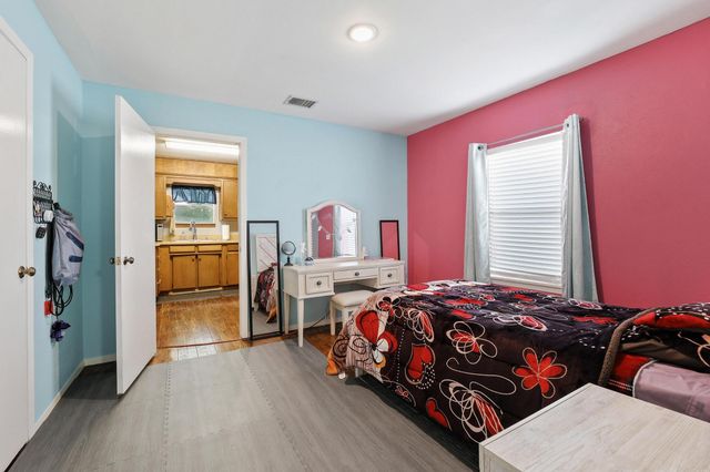 312 E Saunders Street, Trenton, TX 75490
