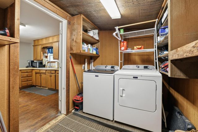 312 E Saunders Street, Trenton, TX 75490