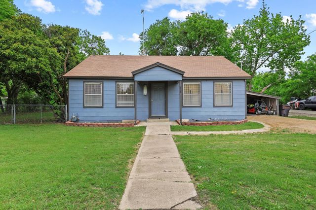 312 E Saunders Street, Trenton, TX 75490