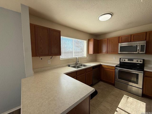 7444 Barrel Stage, San Antonio, TX 78244