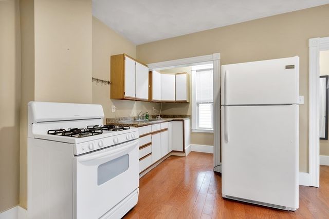 199 Beacon St B, Somerville, MA 02143