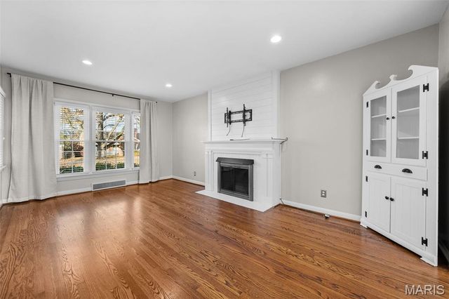 534 Kirkshire Drive, Kirkwood, MO 63122