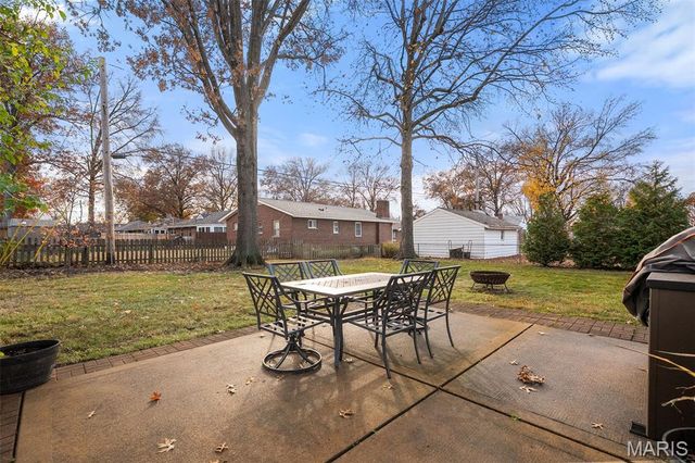 534 Kirkshire Drive, Kirkwood, MO 63122