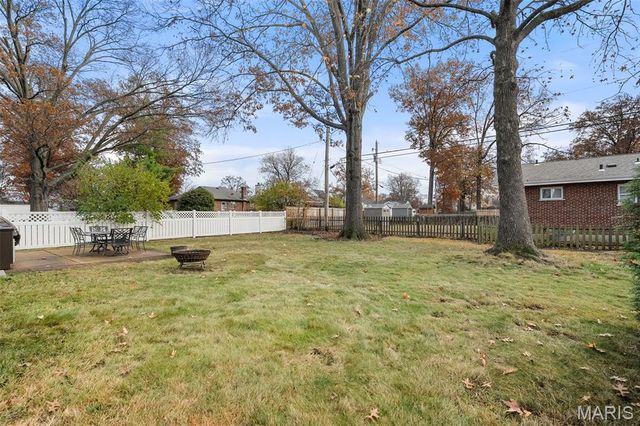 534 Kirkshire Drive, Kirkwood, MO 63122