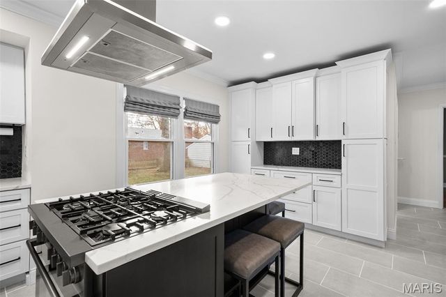 534 Kirkshire Drive, Kirkwood, MO 63122