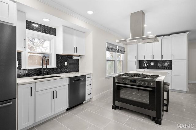 534 Kirkshire Drive, Kirkwood, MO 63122