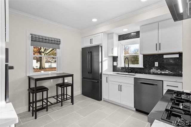 534 Kirkshire Drive, Kirkwood, MO 63122