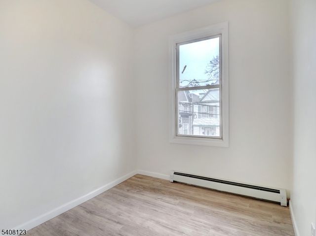 221 Bayview Ave, Jersey City, NJ 07305