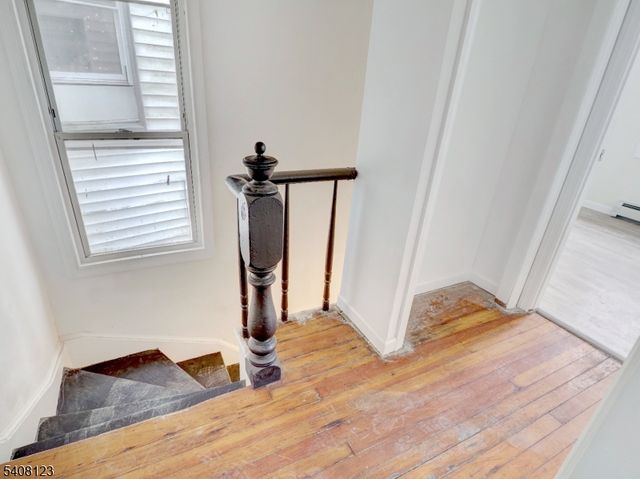 221 Bayview Ave, Jersey City, NJ 07305