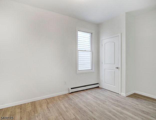 221 Bayview Ave, Jersey City, NJ 07305