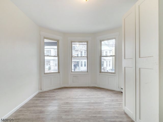 221 Bayview Ave, Jersey City, NJ 07305