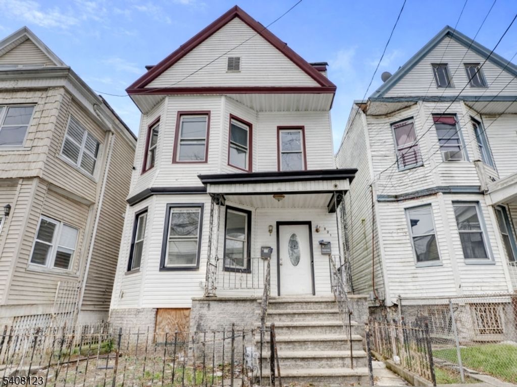 221 Bayview Ave, Jersey City, NJ 07305