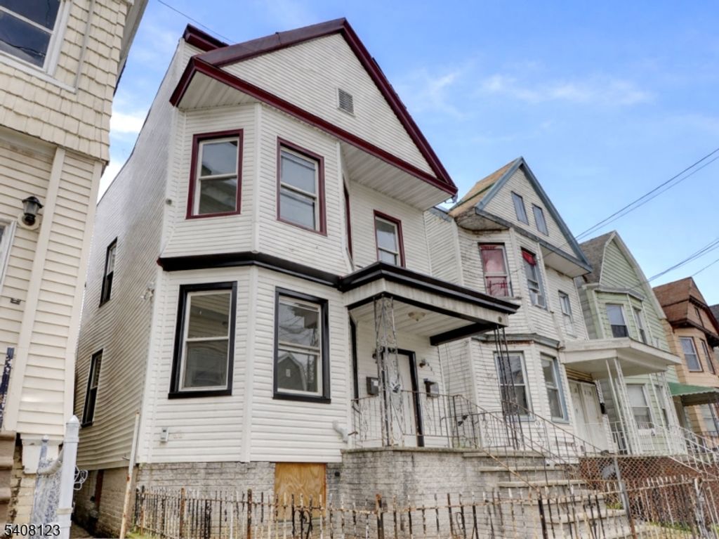 221 Bayview Ave, Jersey City, NJ 07305 — photo 2