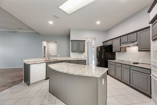 828 Abbots Lane, Denton, TX 76205