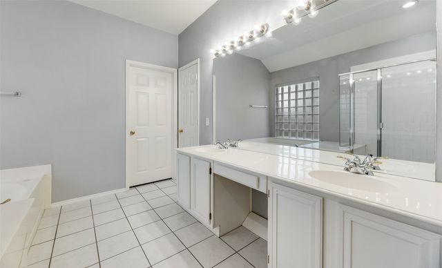 828 Abbots Lane, Denton, TX 76205