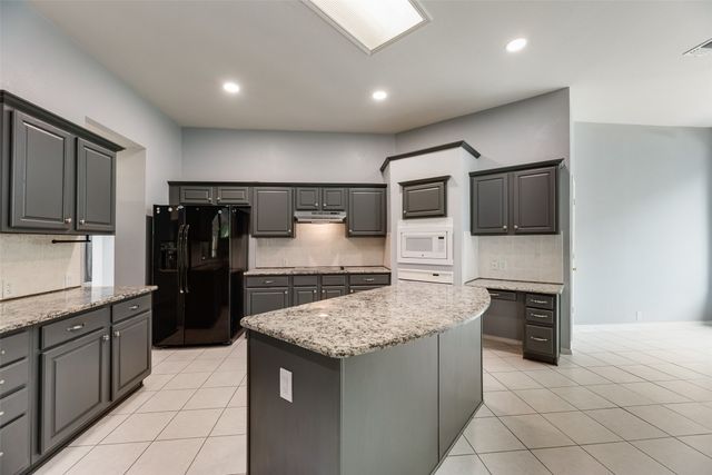 828 Abbots Lane, Denton, TX 76205