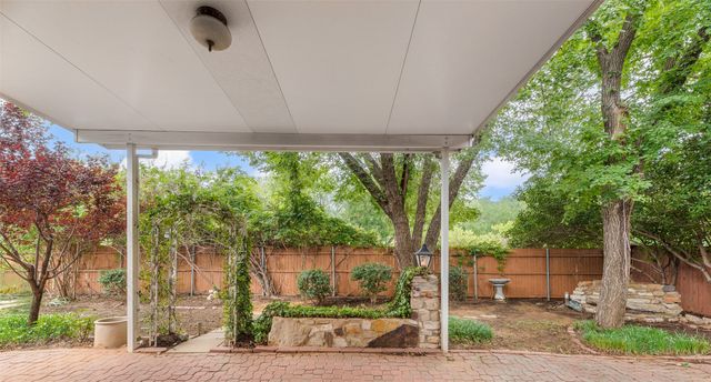 828 Abbots Lane, Denton, TX 76205