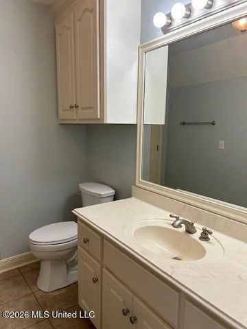 2 Greenhead Lane, Raymond, MS 39154